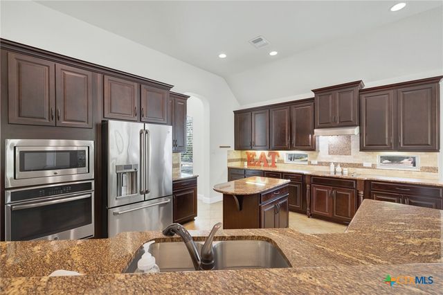 921 Santa Cruz, New Braunfels, TX 78132