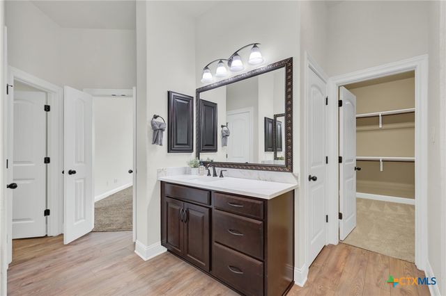 921 Santa Cruz, New Braunfels, TX 78132