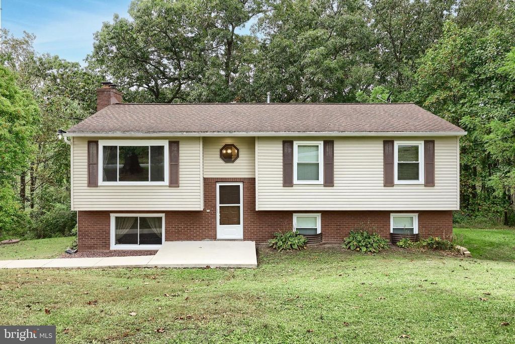 14754 LOWE RD, Stewartstown, PA 17363