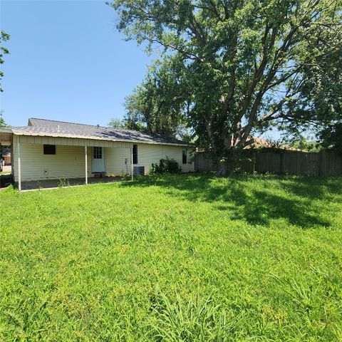 2413 7th Street, Prague, OK 74864