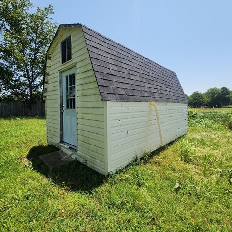 2413 7th Street, Prague, OK 74864