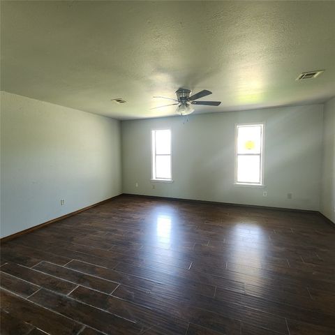 2413 7th Street, Prague, OK 74864