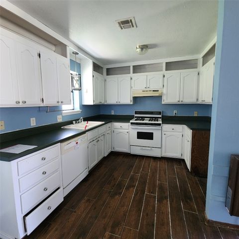2413 7th Street, Prague, OK 74864