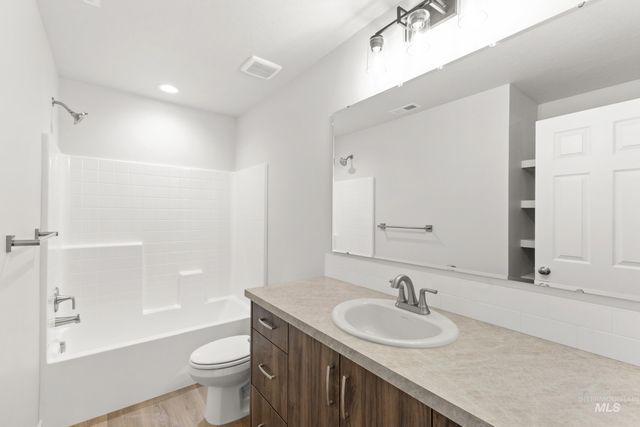 461 Waverly Ave, Middleton, ID 83644