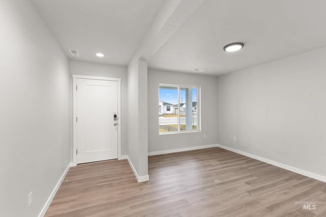 461 Waverly Ave, Middleton, ID 83644