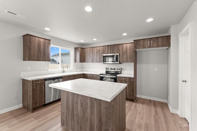 461 Waverly Ave, Middleton, ID 83644