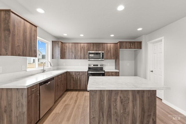 461 Waverly Ave, Middleton, ID 83644