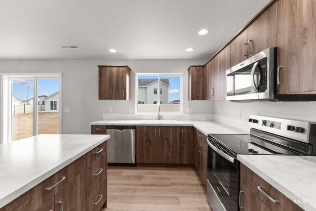 461 Waverly Ave, Middleton, ID 83644