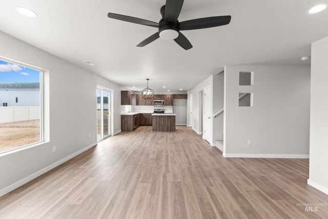 461 Waverly Ave, Middleton, ID 83644