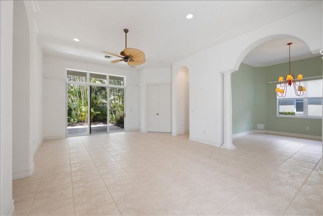 9049 Englewood Court, Vero Beach, FL 32963