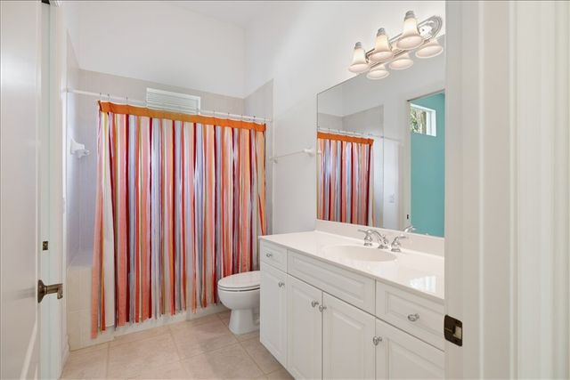 9049 Englewood Court, Vero Beach, FL 32963