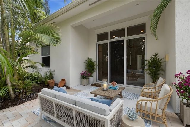 9049 Englewood Court, Vero Beach, FL 32963