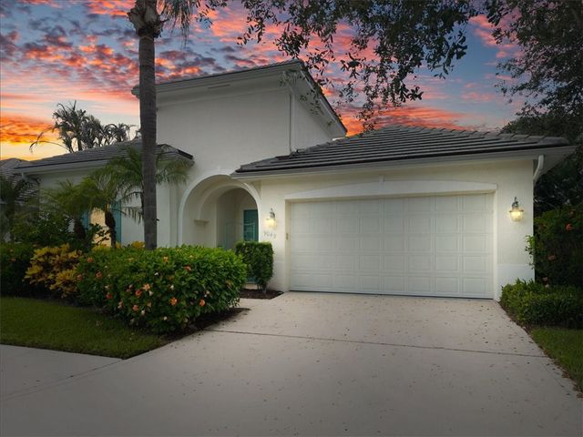 9049 Englewood Court, Vero Beach, FL 32963