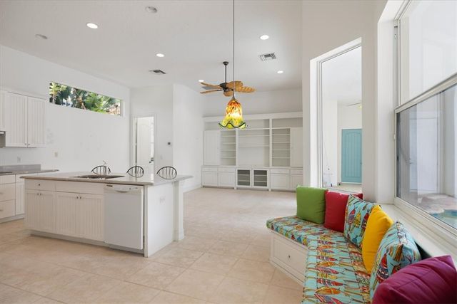 9049 Englewood Court, Vero Beach, FL 32963