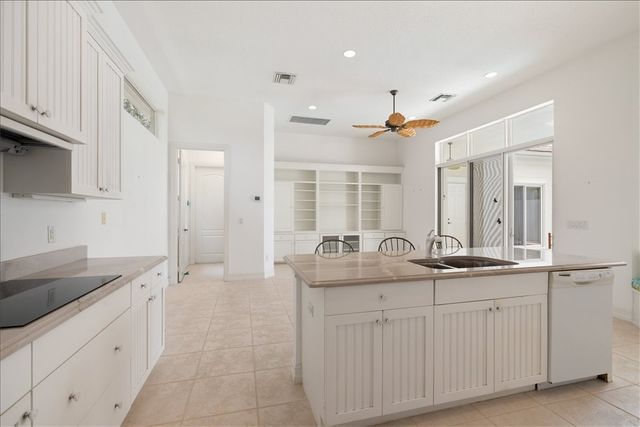 9049 Englewood Court, Vero Beach, FL 32963