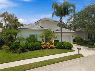 9049 Englewood Court, Vero Beach, FL 32963