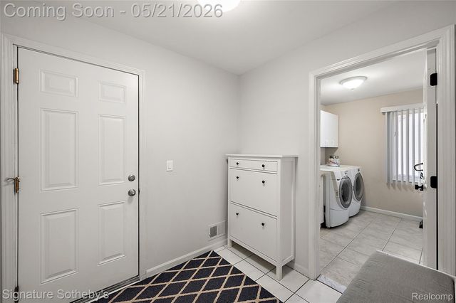 42280 Locklin Drive, Sterling Heights, MI 48314