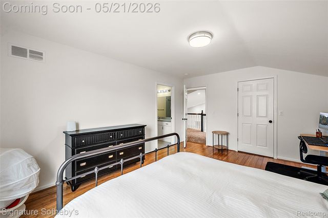 42280 Locklin Drive, Sterling Heights, MI 48314