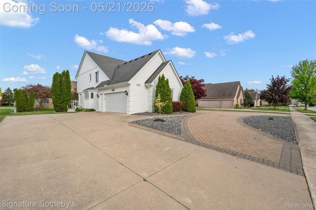42280 Locklin Drive, Sterling Heights, MI 48314