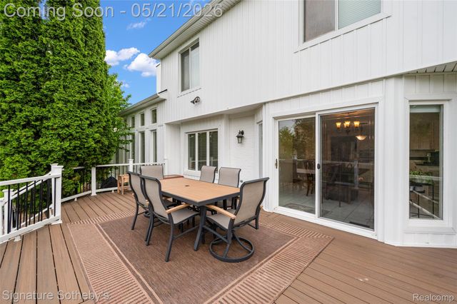 42280 Locklin Drive, Sterling Heights, MI 48314