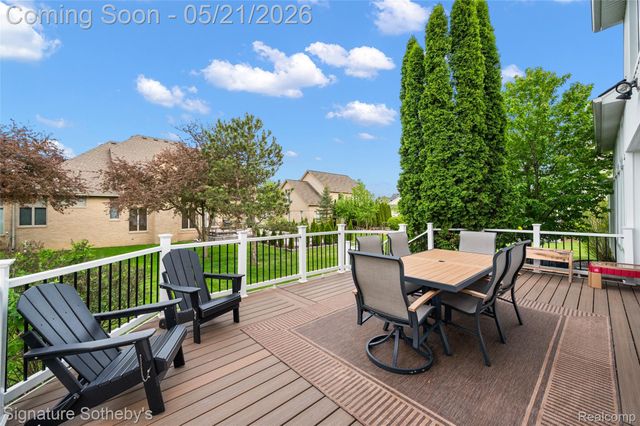 42280 Locklin Drive, Sterling Heights, MI 48314