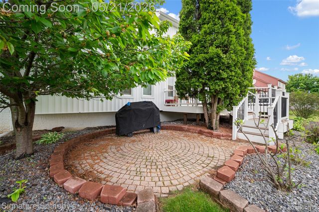42280 Locklin Drive, Sterling Heights, MI 48314