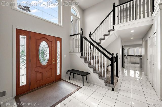 42280 Locklin Drive, Sterling Heights, MI 48314