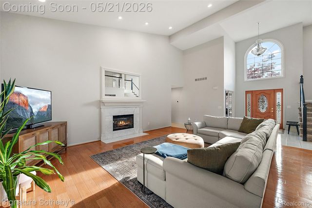 42280 Locklin Drive, Sterling Heights, MI 48314