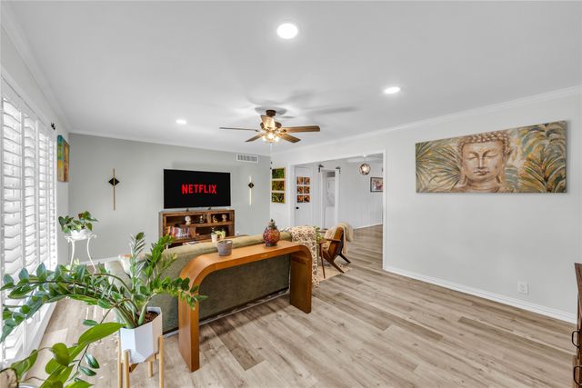 6119 Bandera Avenue A, Dallas, TX 75225