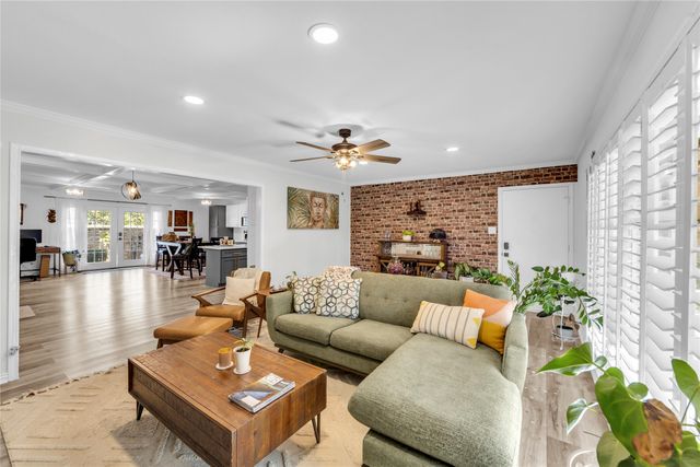 6119 Bandera Avenue A, Dallas, TX 75225