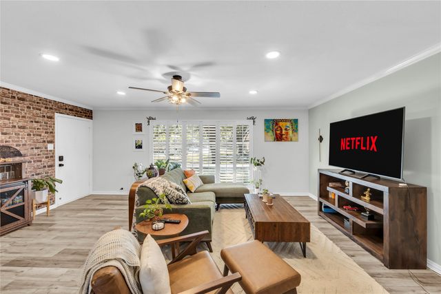 6119 Bandera Avenue A, Dallas, TX 75225