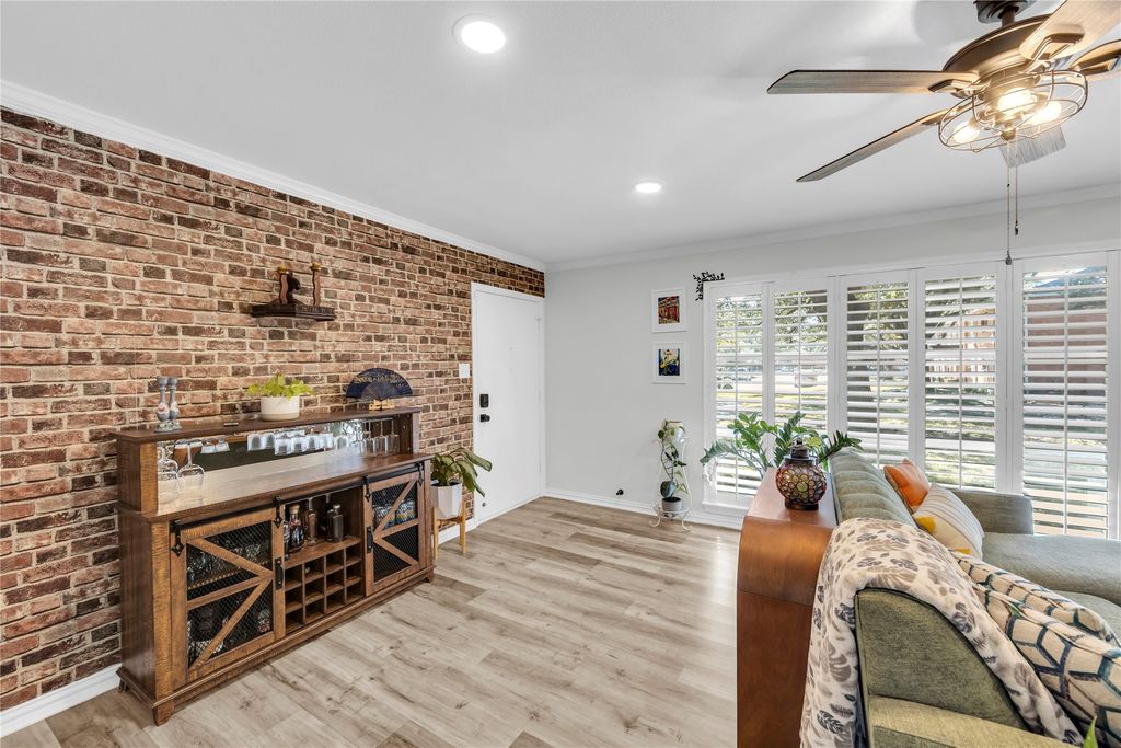 6119 Bandera Avenue A, Dallas, TX 75225