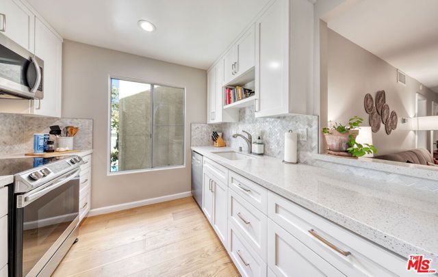 8207 Summertime Lane, Culver City, CA 90230