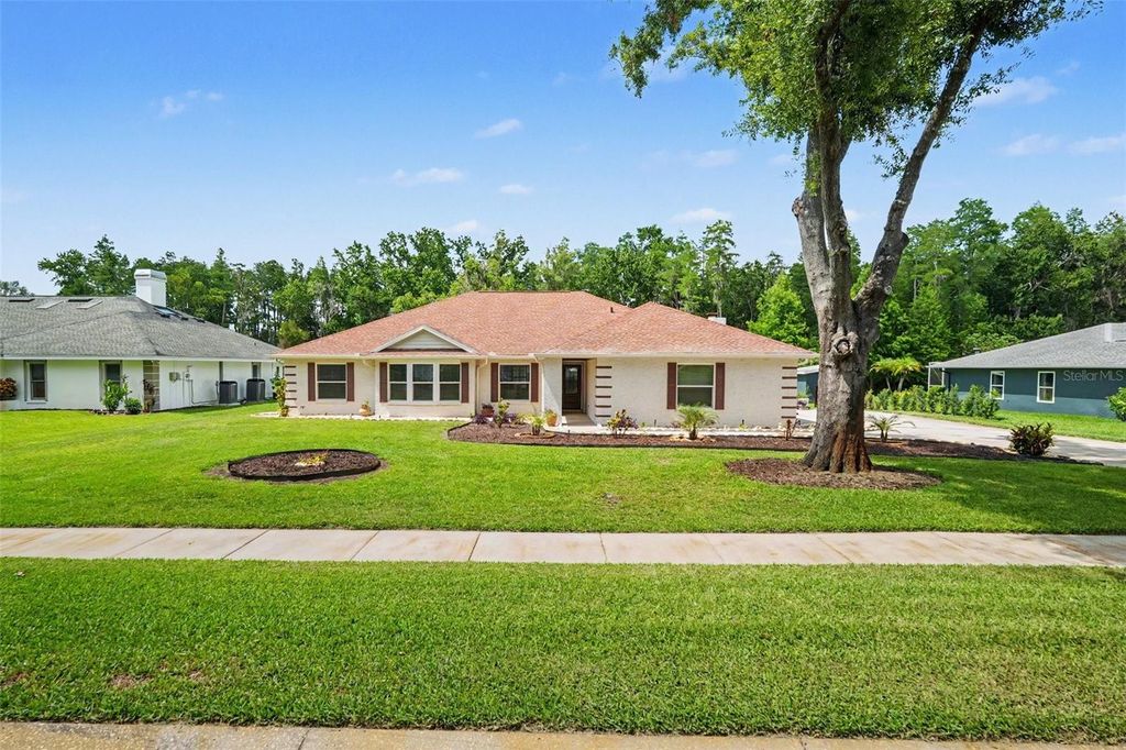 1015 HASTINGS COURT, Lutz, FL 33548
