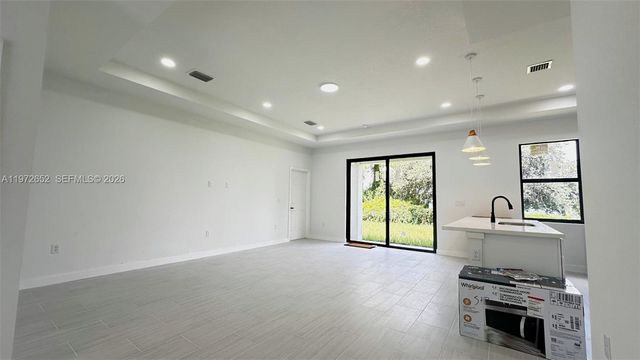 2615 68th st w, Lehigh Acres, FL 33971