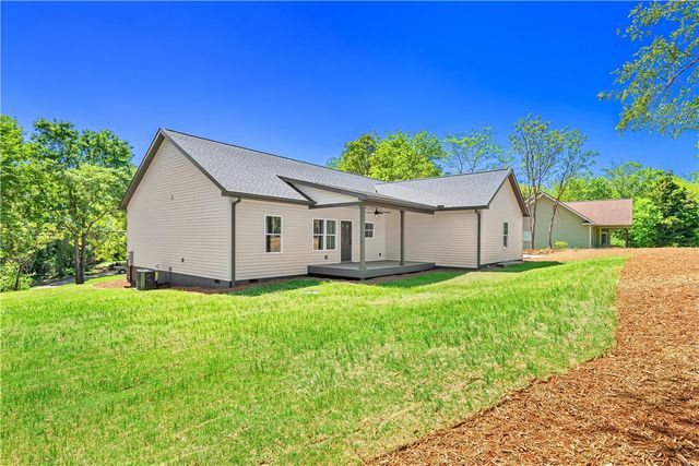 411 Calm Oak Drive, Seneca, SC 29678