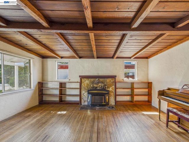 1506 Elm Ave, Richmond, CA 94805