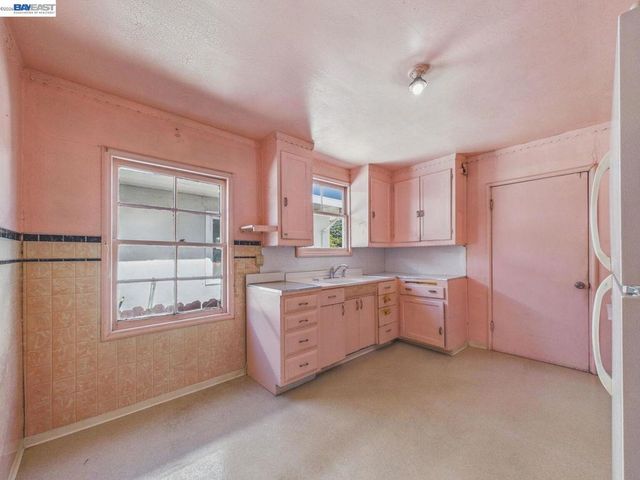 1506 Elm Ave, Richmond, CA 94805