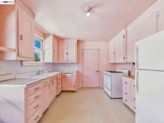 1506 Elm Ave, Richmond, CA 94805