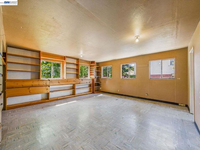 1506 Elm Ave, Richmond, CA 94805