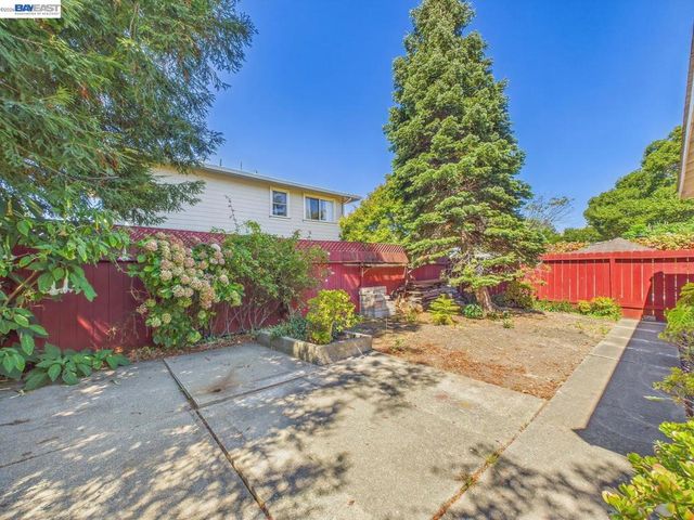 1506 Elm Ave, Richmond, CA 94805