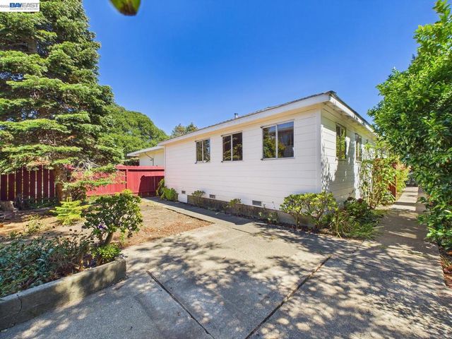 1506 Elm Ave, Richmond, CA 94805