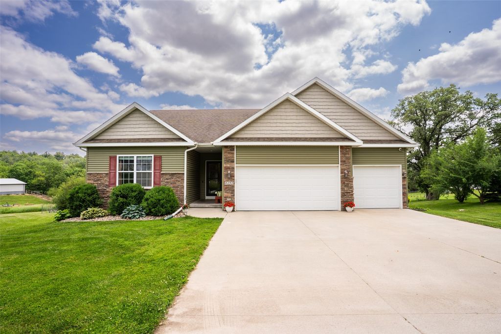 8255 SE 32nd Avenue, Runnells, IA 50237