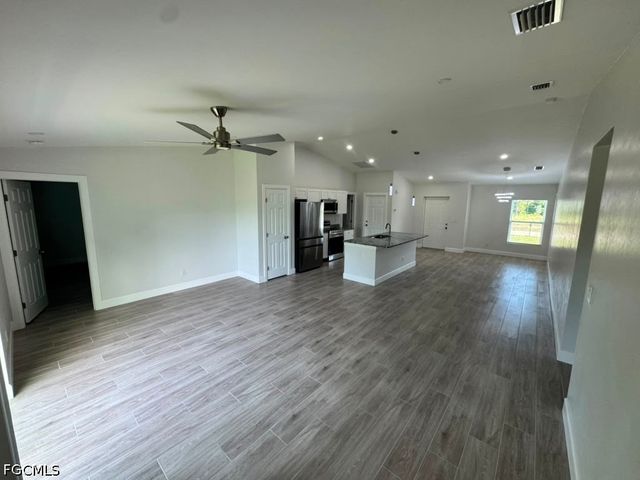 3707 32nd ST SW, Lehigh Acres, FL 33976