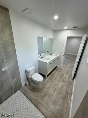 3707 32nd ST SW, Lehigh Acres, FL 33976