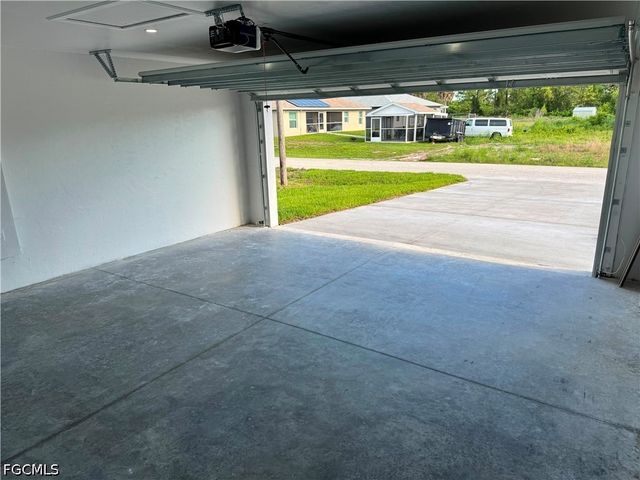 3707 32nd ST SW, Lehigh Acres, FL 33976