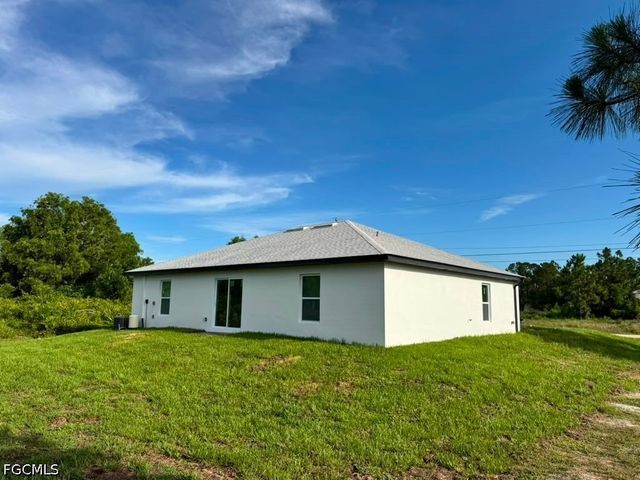 3707 32nd ST SW, Lehigh Acres, FL 33976