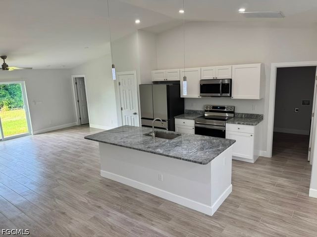 3707 32nd ST SW, Lehigh Acres, FL 33976
