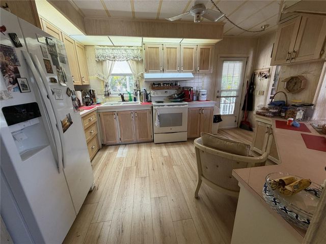 5136 HIDDEN SPRINGS AVENUE, Sarasota, FL 34234