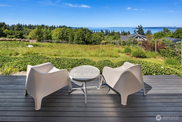 11505 103rd Avenue SW, Vashon, WA 98070